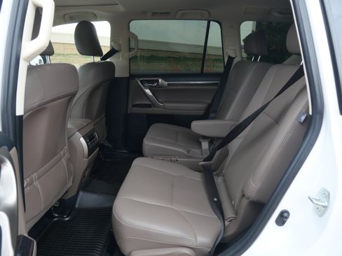 Used 2020 Lexus GX 460 Premium image 9