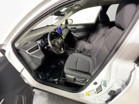 Used 2023 Toyota Corolla Cross LE AWD/4WD image 15