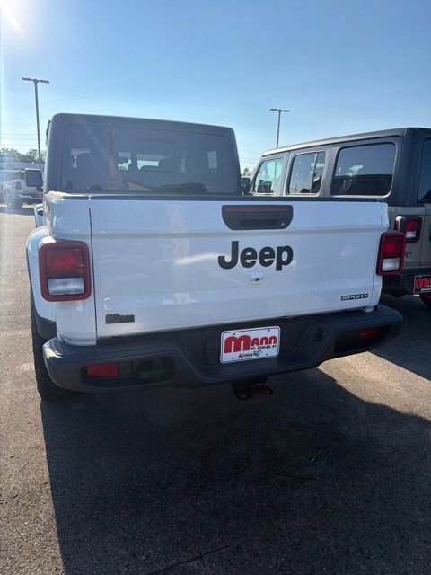 Used 2021 Jeep Gladiator Sport AWD/4WD image 9