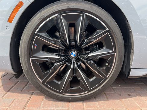 Used 2023 BMW 740i RWD image 13