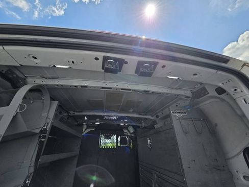 Used 2019 Ford Transit 250 130 Low Roof RWD image 9