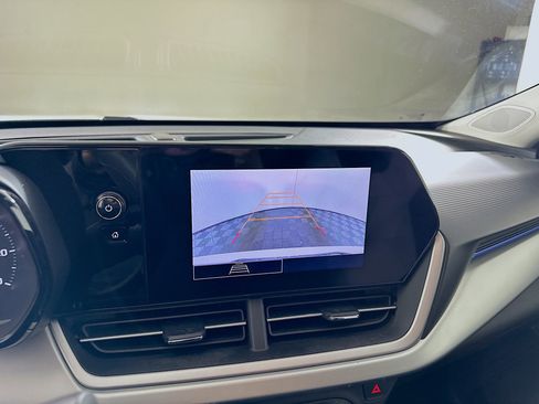 Used 2025 Chevrolet Trax LS image 22