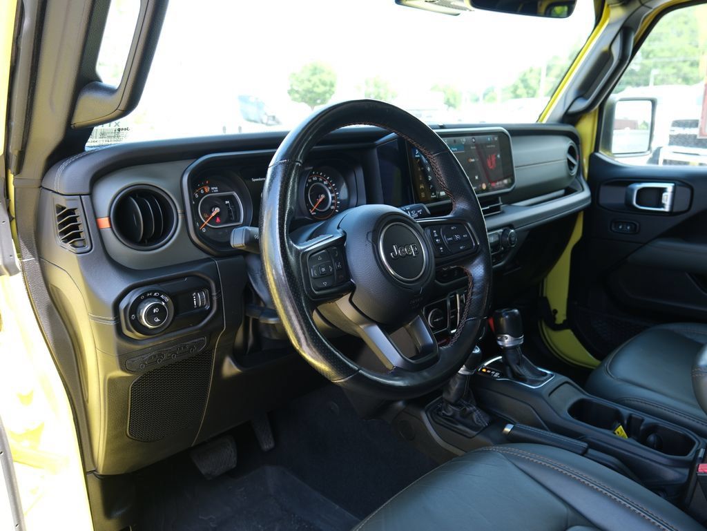 Used 2024 Jeep Gladiator Mojave AWD/4WD image 3