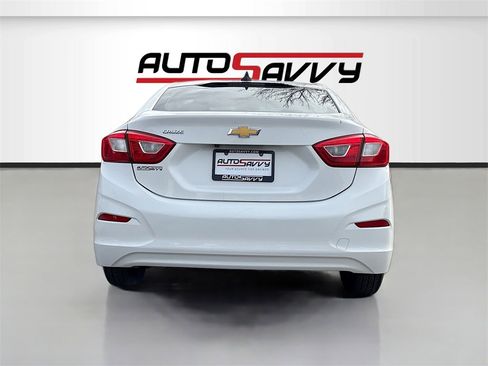 Used 2018 Chevrolet Cruze LS image 6