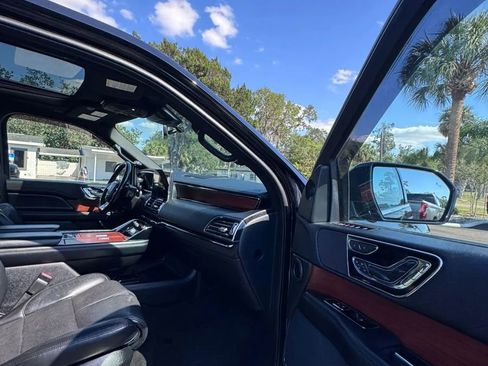 Used 2021 Lincoln Navigator L Reserve AWD/4WD image 10