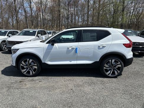 New 2025 Volvo XC40 B5 Plus w/ Protection Package Premier image 5