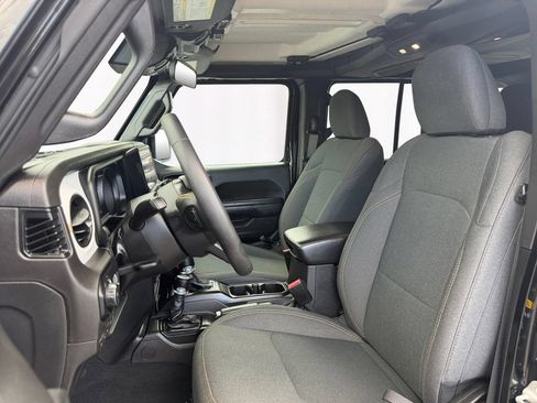 Used 2024 Jeep Wrangler Unlimited Sport AWD/4WD image 9