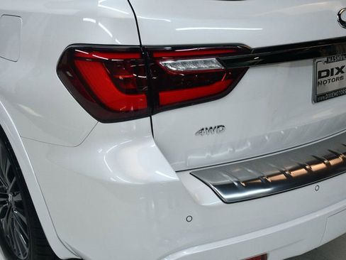 Used 2024 INFINITI QX80 Premium Select w/ Cargo Package image 14