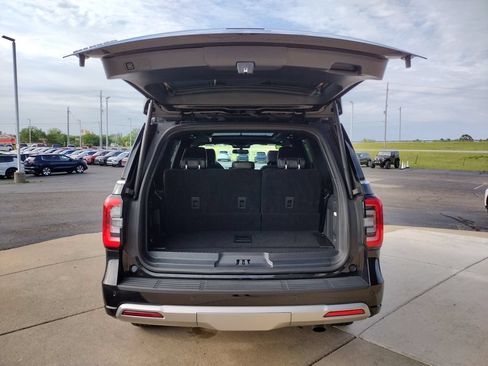 Used 2024 Ford Expedition Platinum AWD/4WD image 17