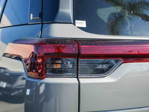 Used 2026 Subaru Outback Premium AWD/4WD image 7
