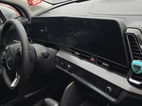 Used 2023 Kia Sportage EX image 6