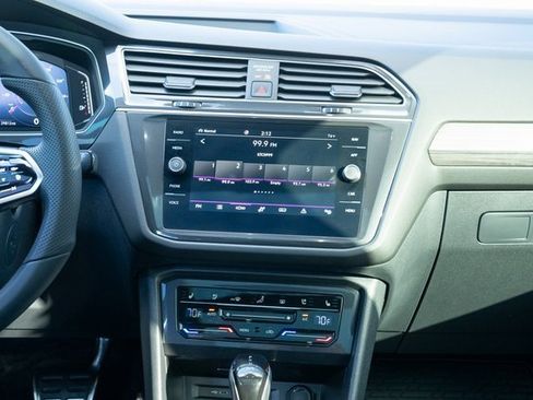 Used 2024 Volkswagen Tiguan SEL R-Line image 31