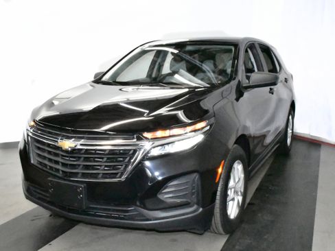 Used 2023 Chevrolet Equinox LS w/ LS Convenience Package image 4
