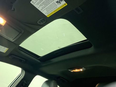 Used 2018 Ford Taurus SHO w/ Driver Assist Package image 19