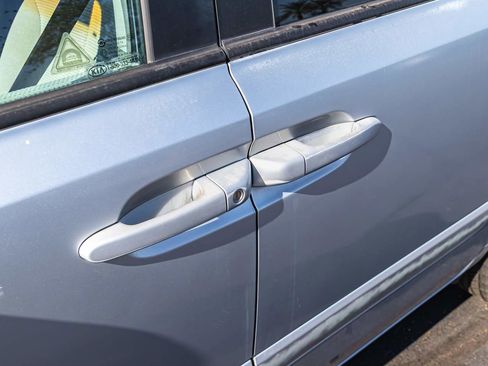 Used 2007 Kia Sedona w/ Convenience Pkg image 7