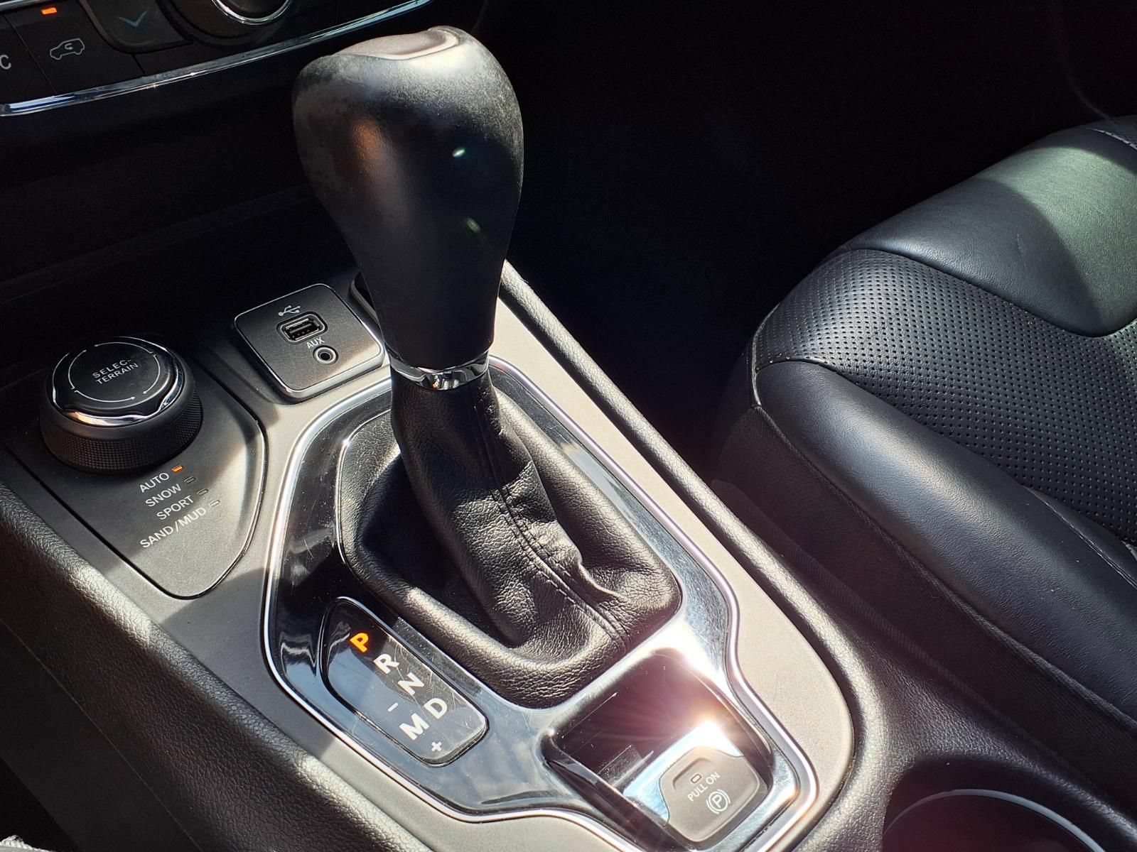 Used 2019 Jeep Cherokee Limited AWD/4WD image 25