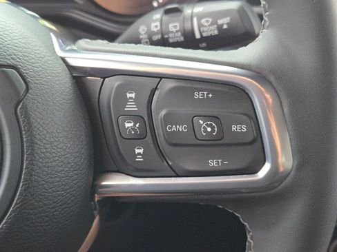 Certified 2025 Jeep Wrangler Unlimited Sahara w/ Safety Group AWD/4WD image 24