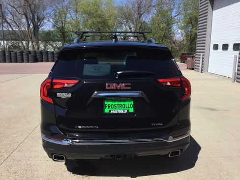 Used 2019 GMC Terrain SLT w/ Preferred Package AWD/4WD image 4