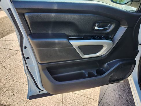 Used 2023 Nissan Titan SV RWD image 14