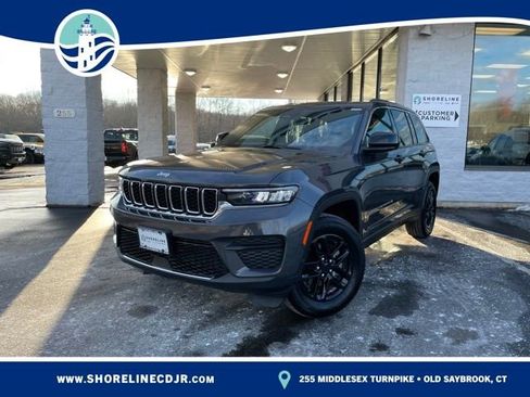 Used 2025 Jeep Grand Cherokee Laredo X image 1