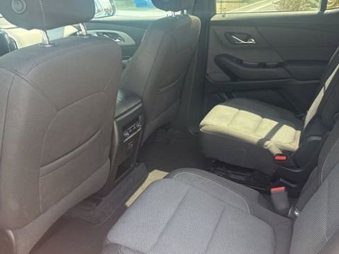 Used 2023 Chevrolet Traverse LT image 5