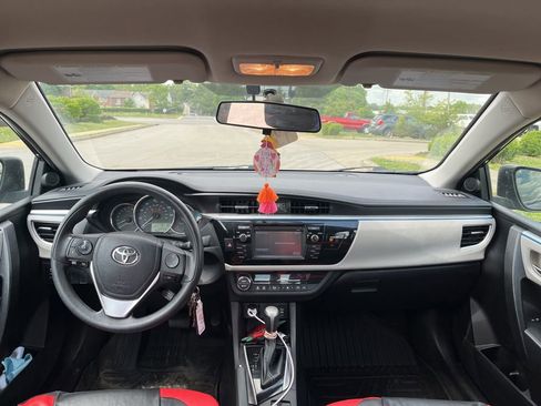 Used 2016 Toyota Corolla LE FWD image 5