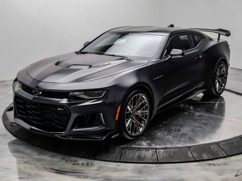 Used 2024 Chevrolet Camaro ZL1 RWD image 7
