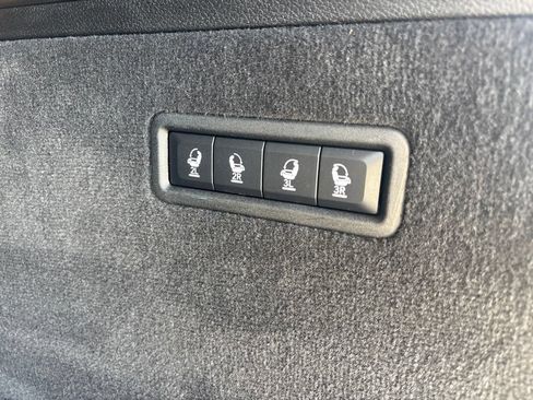 Used 2022 Jeep Grand Wagoneer Series III AWD/4WD image 40