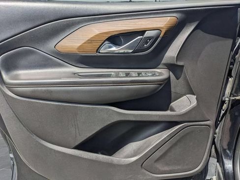 Used 2018 GMC Terrain SLE w/ Driver Convenience Package FWD image 14