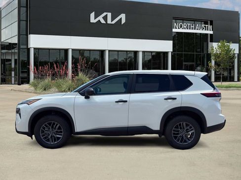 Used 2024 Nissan Rogue S FWD image 8