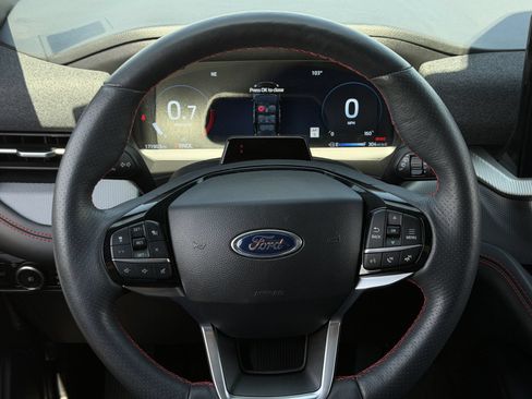 Used 2025 Ford Explorer ST-Line RWD image 14