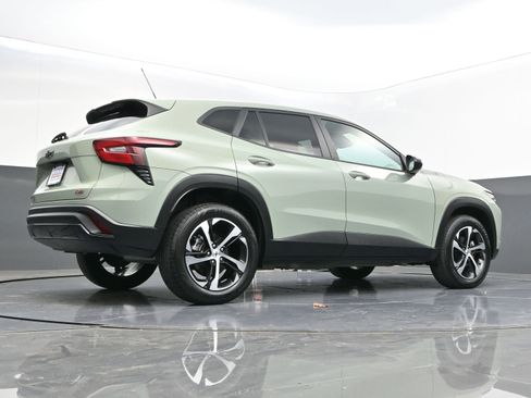 Certified 2024 Chevrolet Trax RS w/ Driver Confidence Package image 40