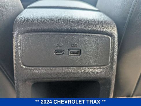 Used 2024 Chevrolet Trax ACTIV w/ Sunroof Package FWD image 18
