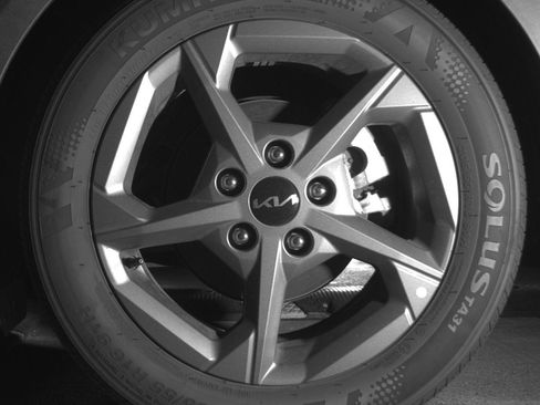 Used 2025 Kia K4 LXS image 14