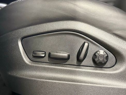 Used 2025 Porsche Cayenne Coupe AWD/4WD image 43