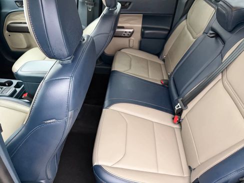 Used 2025 Ford Maverick Lariat image 11