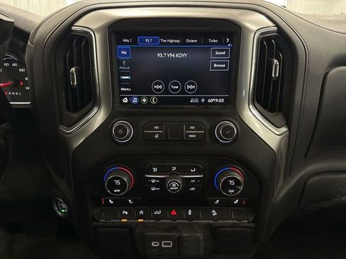 Used 2022 Chevrolet Silverado 1500 LT AWD/4WD image 11