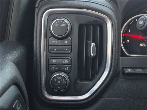 Used 2022 Chevrolet Silverado 2500 High Country w/ Technology Package AWD/4WD image 15