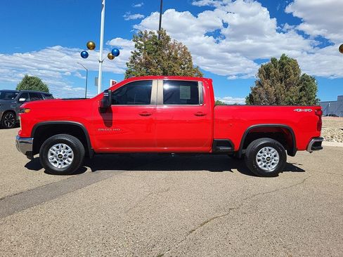 Used 2024 Chevrolet Silverado 2500 LT w/ Convenience Package image 5