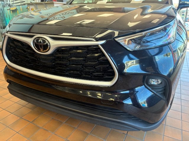 Used 2026 Toyota Highlander XLE AWD/4WD image 2