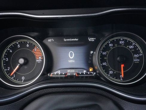 Used 2019 Jeep Cherokee Limited image 36