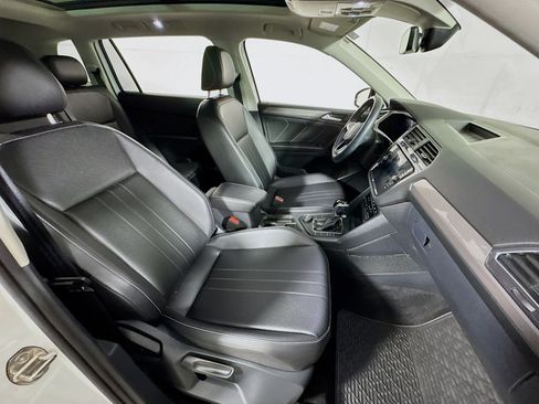 Used 2023 Volkswagen Tiguan SE w/ Panoramic Sunroof Package AWD/4WD image 28