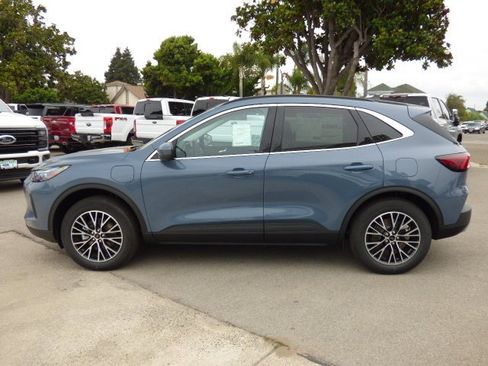 New 2025 Ford Escape SE w/ PHEV Premium Package image 26