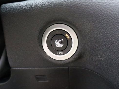 New 2026 Chrysler Pacifica Select image 17