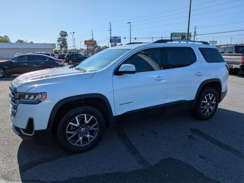 Used 2022 GMC Acadia SLE w/ Driver Convenience Package FWD image 8