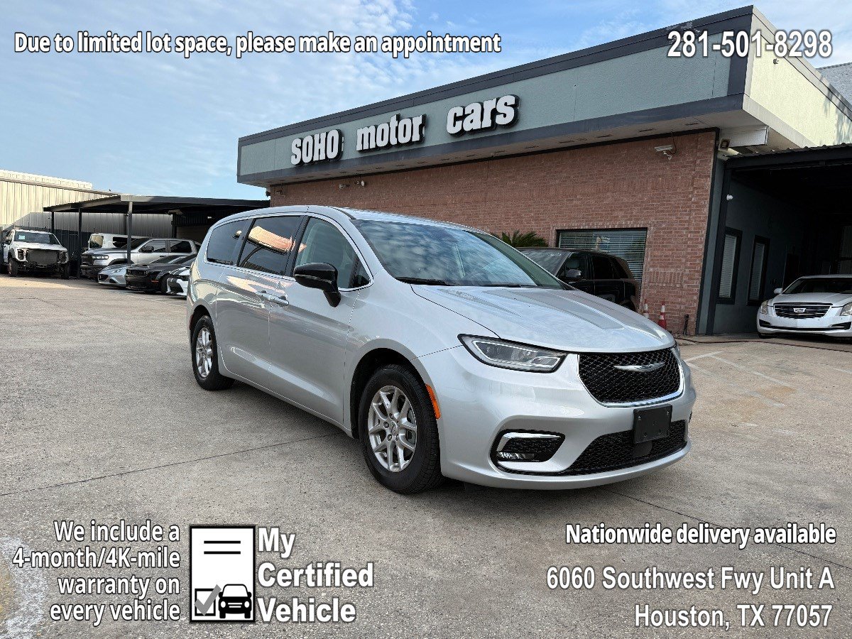 Used 2024 Chrysler Pacifica Touring-L FWD image 1