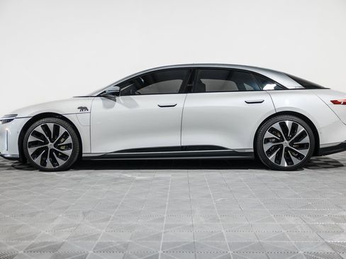 Used 2022 Lucid Air Grand Touring image 12
