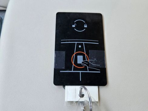 Used 2023 Tesla Model X Plaid image 19