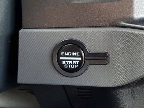 Certified 2024 Ford Bronco Black Diamond w/ Sasquatch Package image 30