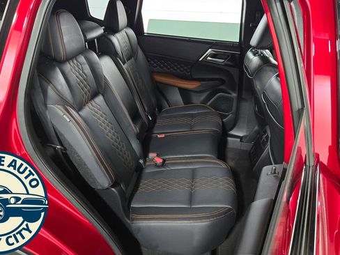 Used 2022 Mitsubishi Outlander SEL AWD/4WD image 38